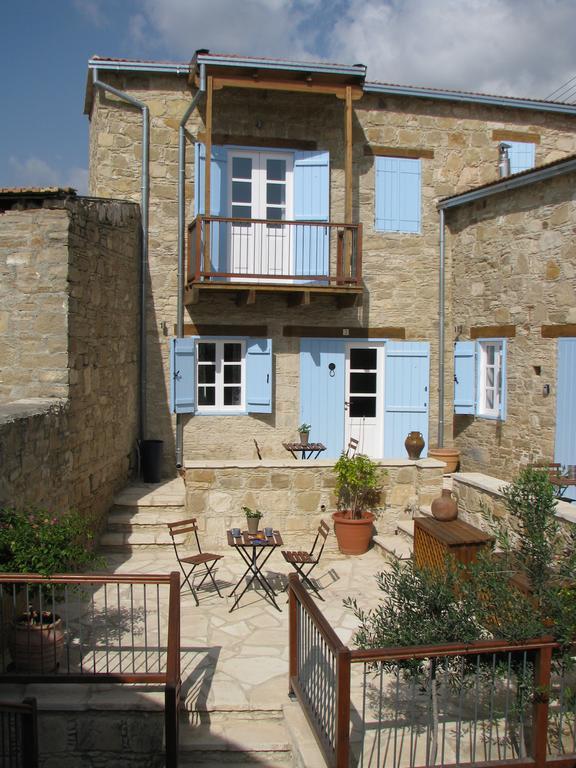 Dolphin Guest House And Studios Tochni Bagian luar foto