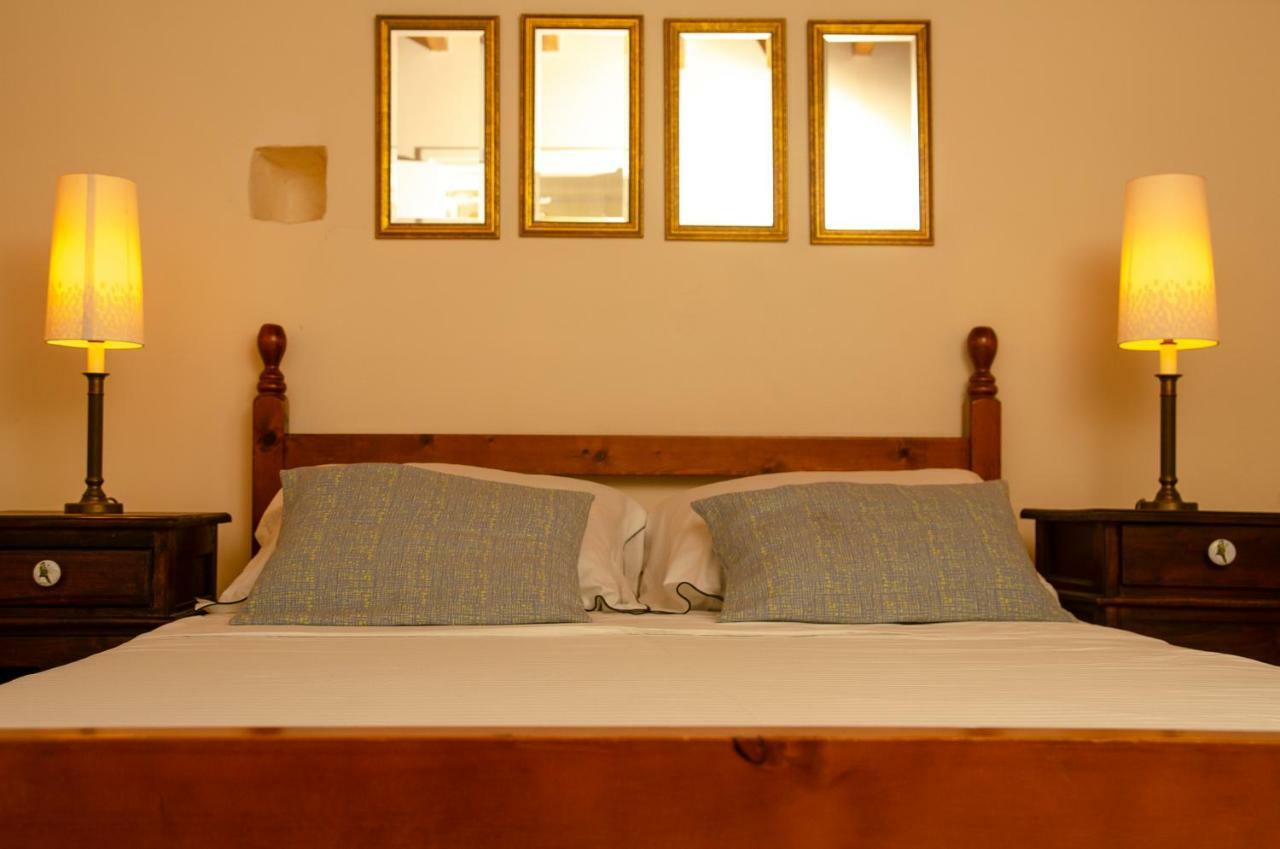 Dolphin Guest House And Studios Tochni Bagian luar foto