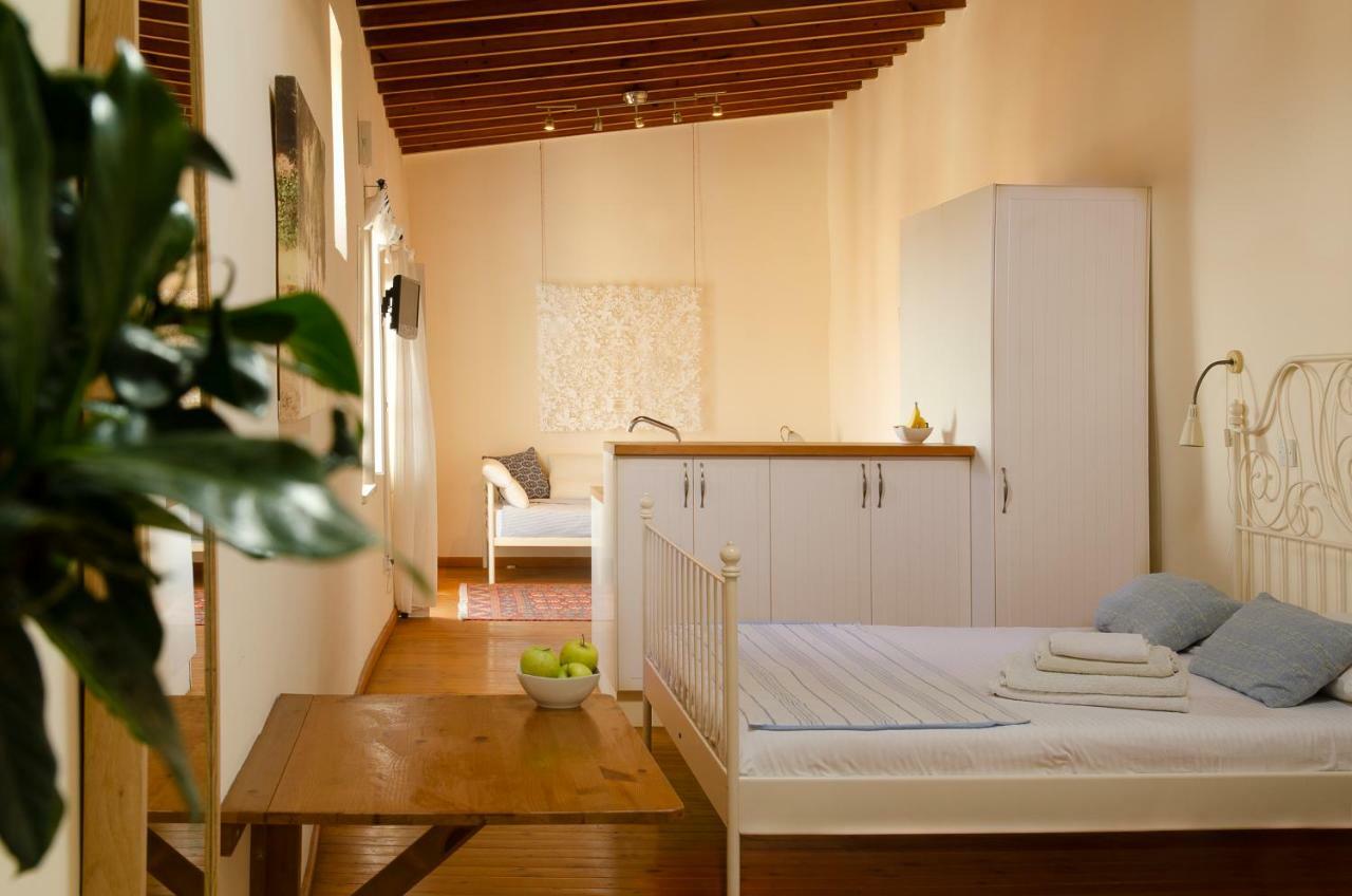 Dolphin Guest House And Studios Tochni Bagian luar foto