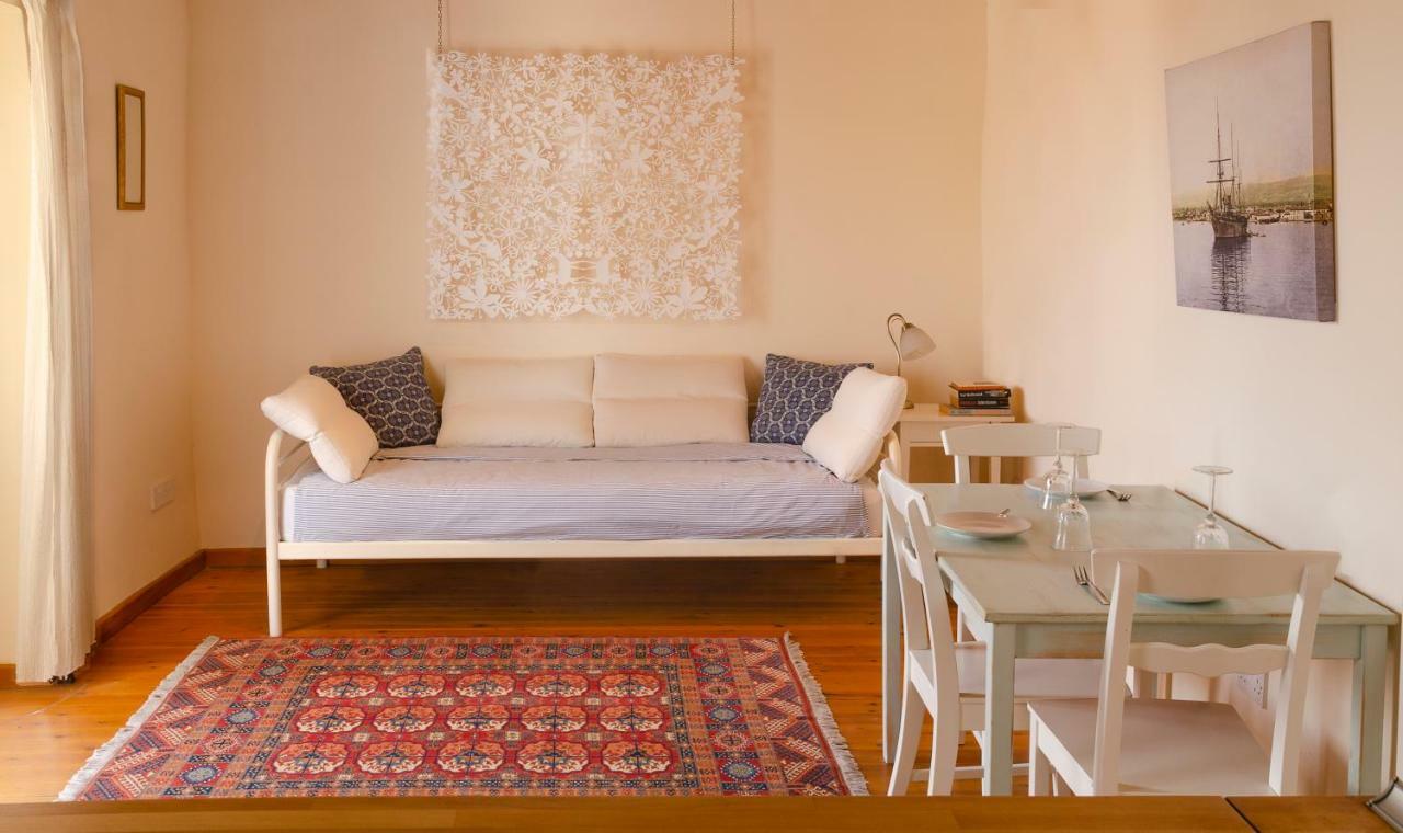 Dolphin Guest House And Studios Tochni Bagian luar foto