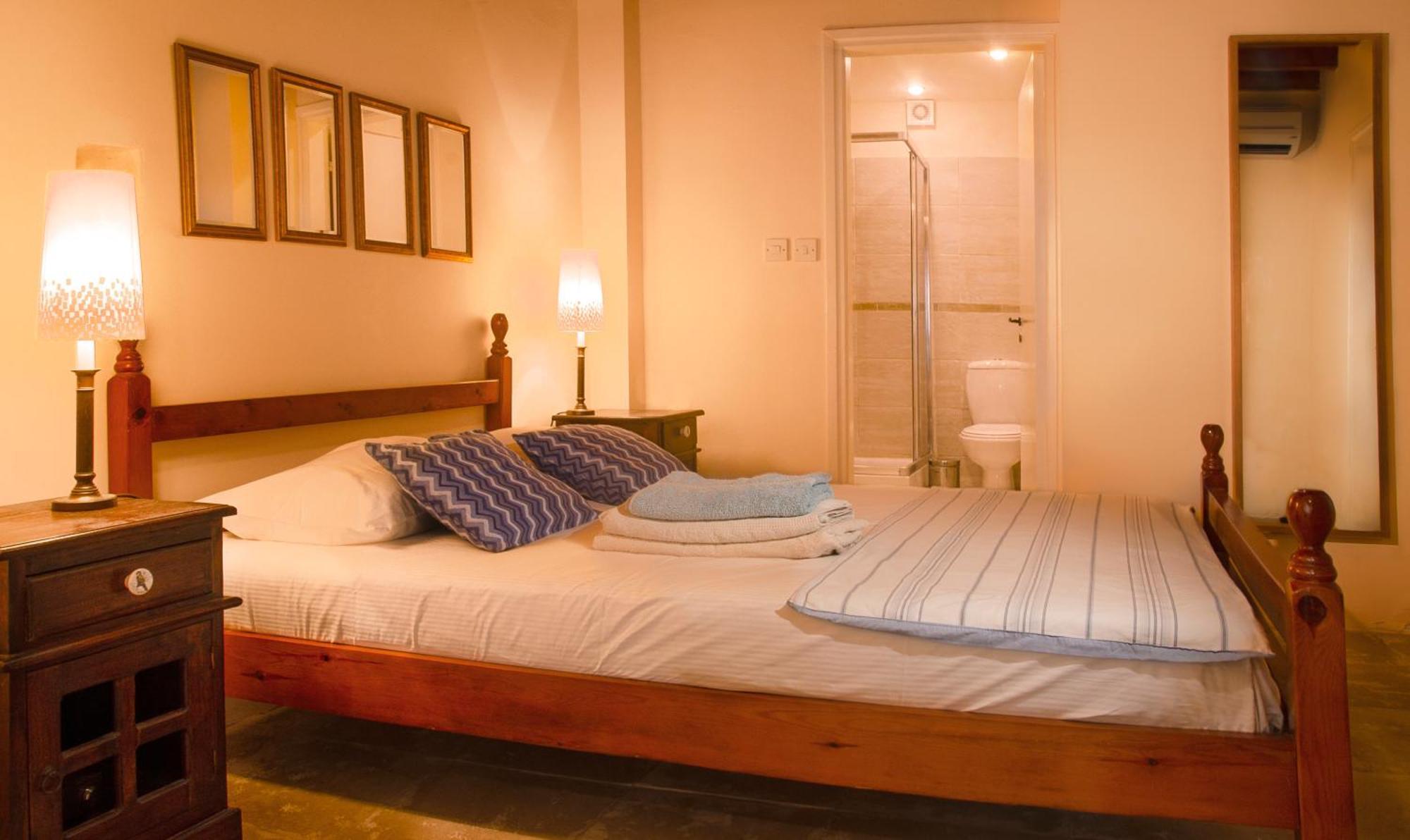 Dolphin Guest House And Studios Tochni Bagian luar foto