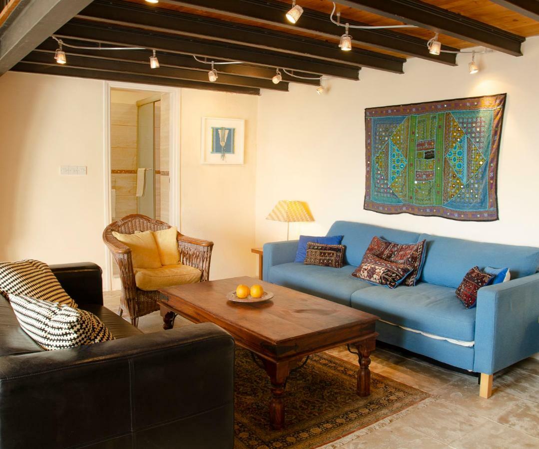 Dolphin Guest House And Studios Tochni Bagian luar foto